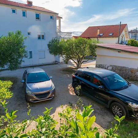Ines Apartman *