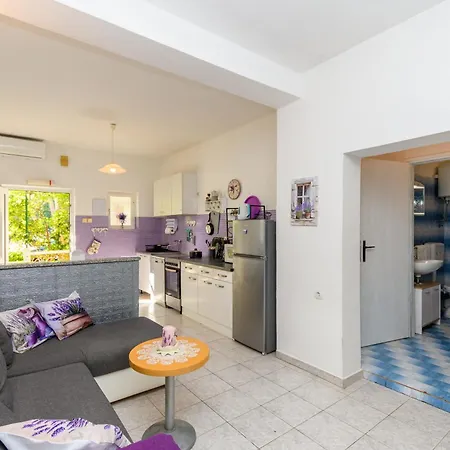 Ines Apartman *